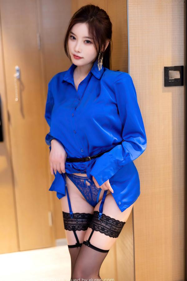 杨晨晨 sugar小甜心CC  XiaoYu语画界-杨晨晨Yome-精致蓝色蕾丝内衣配黑丝职场风情，极致诱惑私房大尺度写真集第42张图片