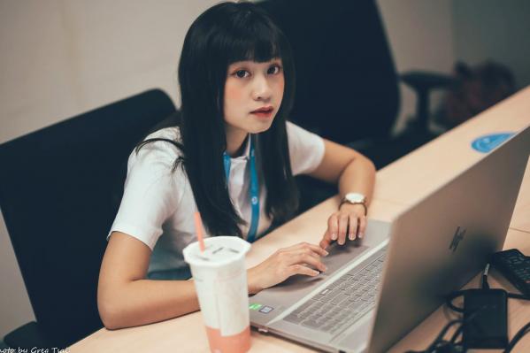    若颖 - Office lady 精选职场制服写真，知性气质诱惑，完美展现职场女神风采 [122P]第3张图片