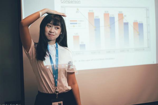    若颖 - Office lady 精选职场制服写真，知性气质诱惑，完美展现职场女神风采 [122P]第15张图片