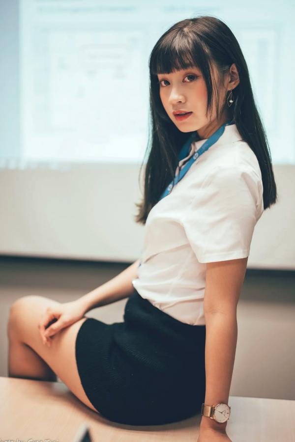    若颖 - Office lady 精选职场制服写真，知性气质诱惑，完美展现职场女神风采 [122P]第21张图片