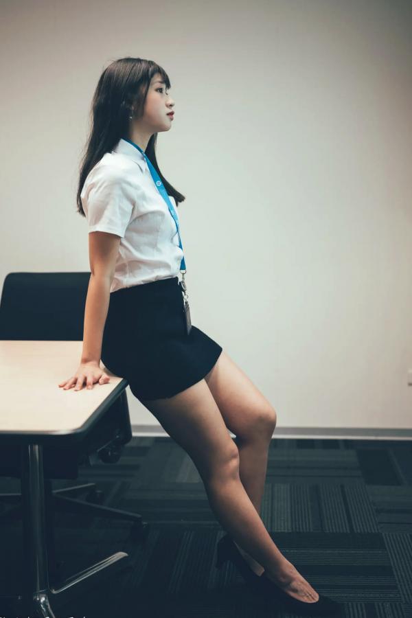    若颖 - Office lady 精选职场制服写真，知性气质诱惑，完美展现职场女神风采 [122P]第28张图片