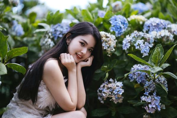   米浆 - 清新唯美绣球花丛女神写真，治愈系甜美户外花园私房照第13张图片