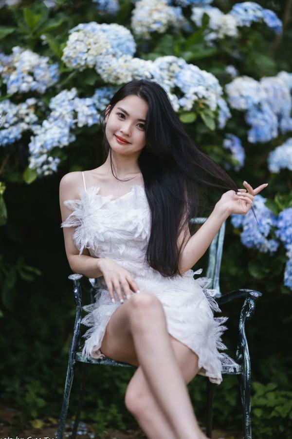    米浆 - 清新唯美绣球花丛女神写真，治愈系甜美户外花园私房照第21张图片