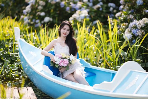    米浆 - 清新唯美绣球花丛女神写真，治愈系甜美户外花园私房照第27张图片