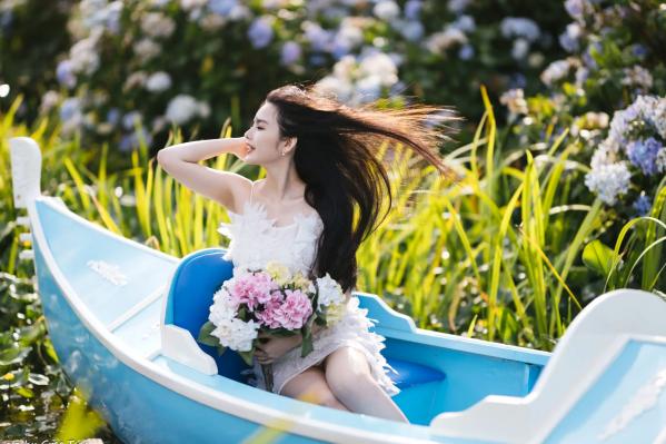    米浆 - 清新唯美绣球花丛女神写真，治愈系甜美户外花园私房照第28张图片