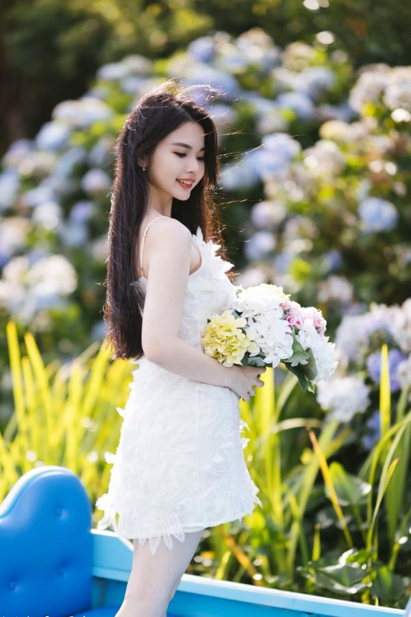    米浆 - 清新唯美绣球花丛女神写真，治愈系甜美户外花园私房照第31张图片