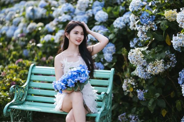    米浆 - 清新唯美绣球花丛女神写真，治愈系甜美户外花园私房照第34张图片