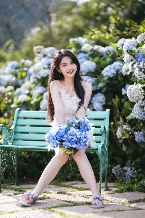   米浆 - 清新唯美绣球花丛女神写真，治愈系甜美户外花园私房照第35张图片