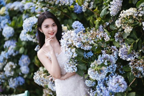    米浆 - 清新唯美绣球花丛女神写真，治愈系甜美户外花园私房照第38张图片