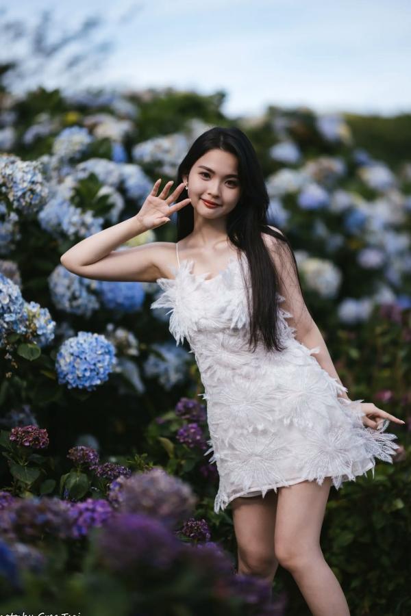    米浆 - 清新唯美绣球花丛女神写真，治愈系甜美户外花园私房照第41张图片