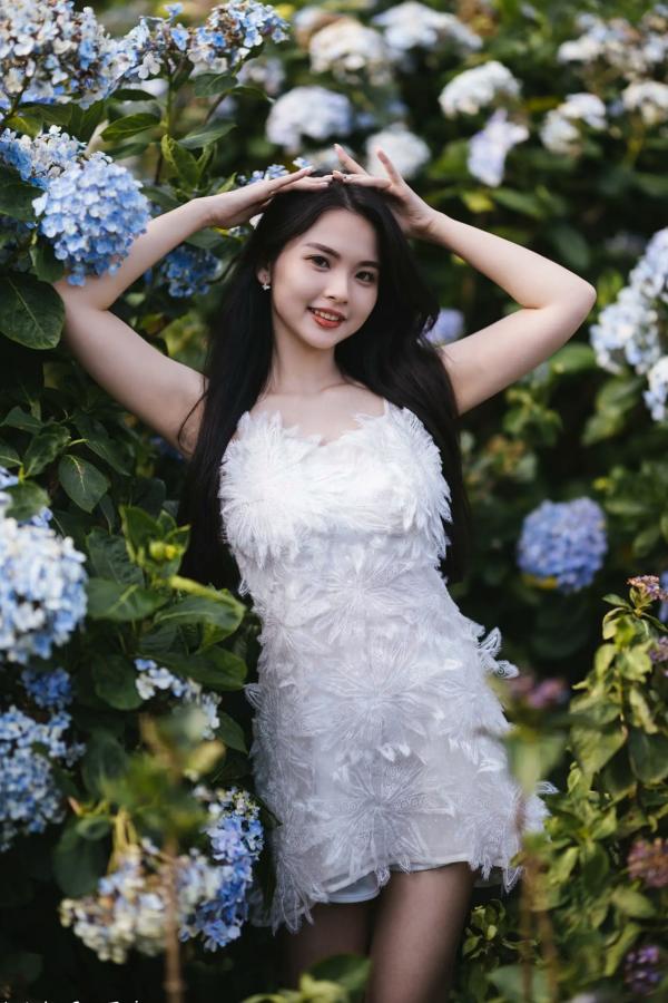    米浆 - 清新唯美绣球花丛女神写真，治愈系甜美户外花园私房照第42张图片
