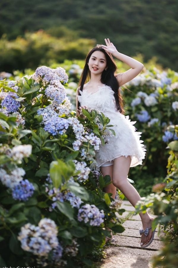   米浆 - 清新唯美绣球花丛女神写真，治愈系甜美户外花园私房照第51张图片