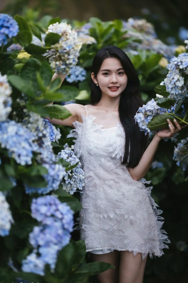    米浆 - 清新唯美绣球花丛女神写真，治愈系甜美户外花园私房照第60张图片