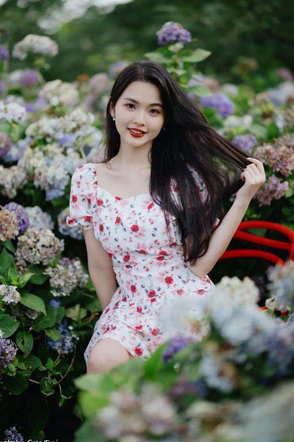    米浆 - 清新唯美绣球花丛女神写真，治愈系甜美户外花园私房照第68张图片