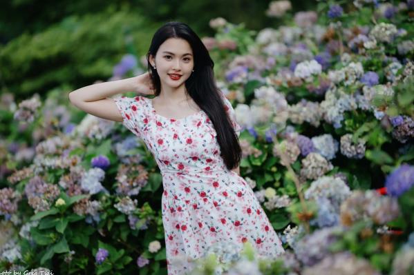    米浆 - 清新唯美绣球花丛女神写真，治愈系甜美户外花园私房照第72张图片