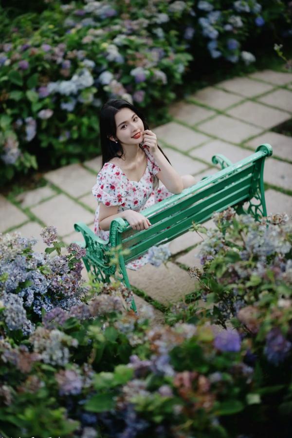    米浆 - 清新唯美绣球花丛女神写真，治愈系甜美户外花园私房照第86张图片