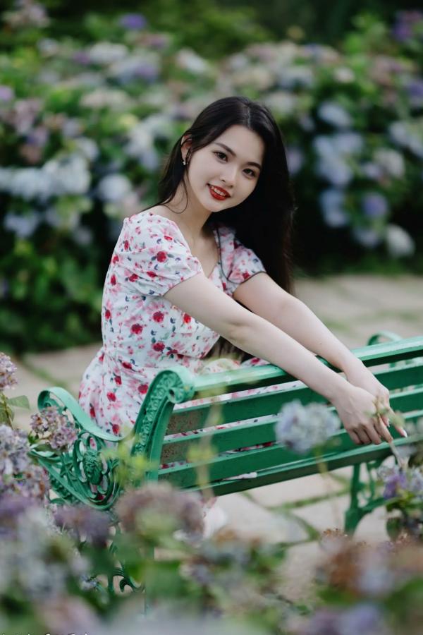    米浆 - 清新唯美绣球花丛女神写真，治愈系甜美户外花园私房照第87张图片