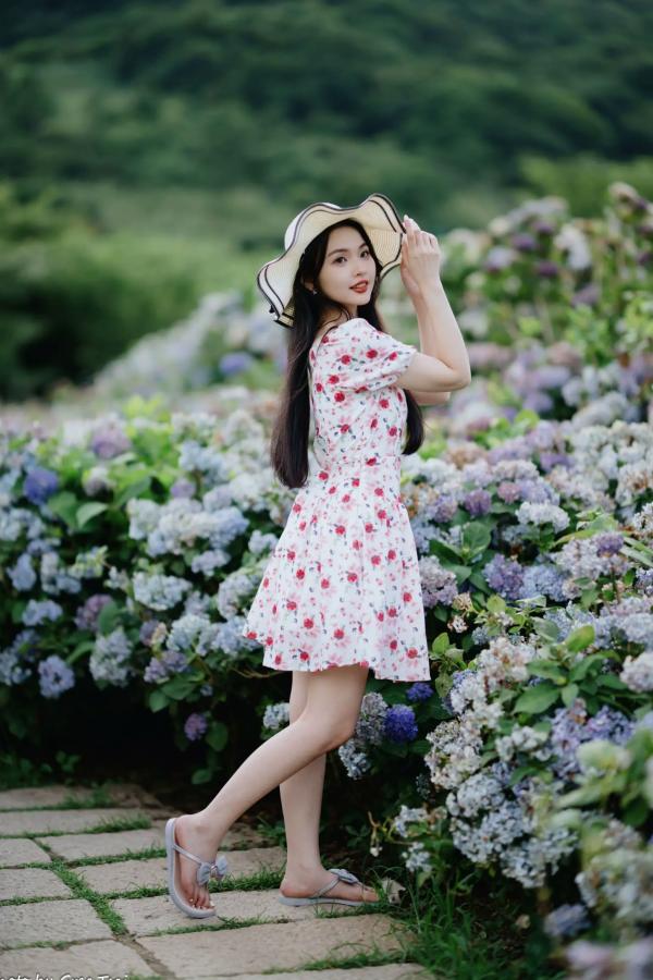    米浆 - 清新唯美绣球花丛女神写真，治愈系甜美户外花园私房照第93张图片
