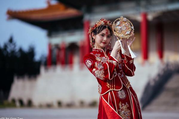    米浆 - 古典优雅秀禾服新娘写真，唯美樱花古风摄影 [67P]第10张图片