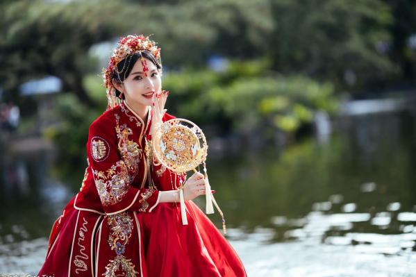    米浆 - 古典优雅秀禾服新娘写真，唯美樱花古风摄影 [67P]第19张图片