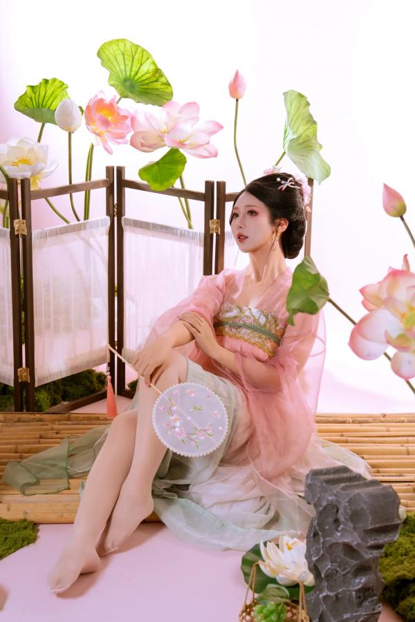    云溪溪 - 奶桃桃《采莲》古风创意私房照，荷塘仙子极致诱惑，唯美绝色视觉大片第2张图片