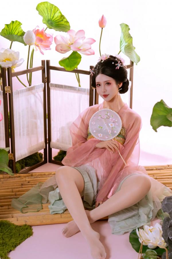    云溪溪 - 奶桃桃《采莲》古风创意私房照，荷塘仙子极致诱惑，唯美绝色视觉大片第3张图片