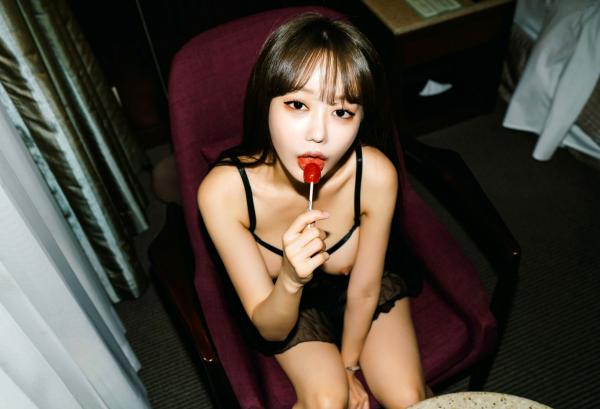    韩国美女Jucy吃棒棒糖私房写真，极致黑色蕾丝诱惑，纯欲风与大尺度无圣光摄影，展现迷人魅力 Candy-girl-Moon-Night-Snap第5张图片