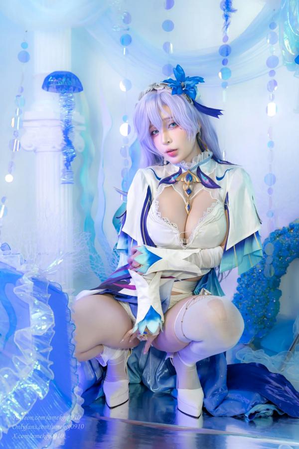    Umeko J - Cantarella Wuthering Waves 梦幻紫发二次元Cosplay性感私房写真第18张图片