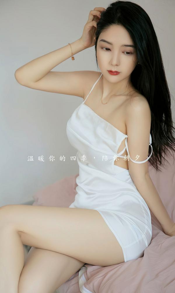    UGirls尤果圈-小热巴-《陪你朝夕》：纯欲白色吊带私房写真，极致曼妙身材，唯美卧室居家风，高清无圣光大尺度视觉盛宴第2张图片