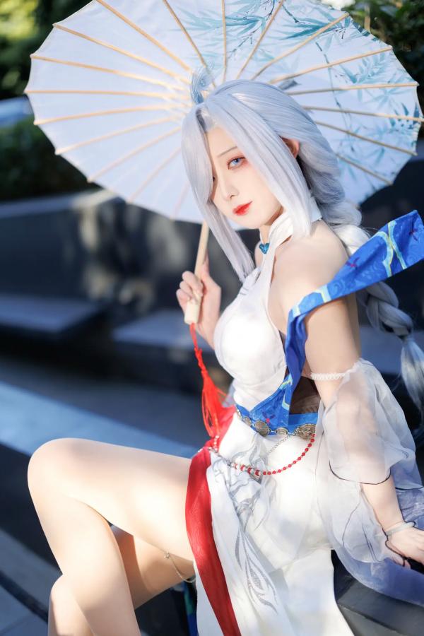    封疆疆v - 原神申鹤户外写真，清冷国风神女COS，气质优雅精致如画 [12P]第6张图片