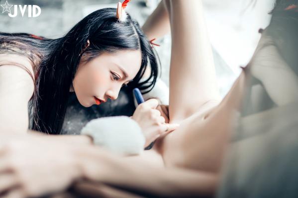    JVID-飘飘与妍妍：巨乳圣诞女神与她的麋鹿宠物，浴室私房互动大尺度写真（2019.11.06）第126张图片