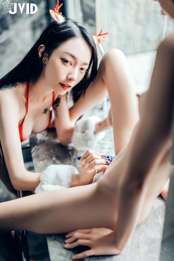    JVID-飘飘与妍妍：巨乳圣诞女神与她的麋鹿宠物，浴室私房互动大尺度写真（2019.11.06）第127张图片