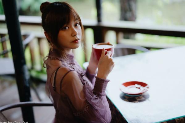    畊畊 - 花园清新私房写真，文艺森系户外人像，气质女神优雅穿搭 [142P]第4张图片