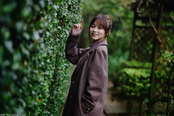    畊畊 - 花园清新私房写真，文艺森系户外人像，气质女神优雅穿搭 [142P]第8张图片