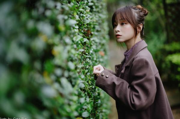    畊畊 - 花园清新私房写真，文艺森系户外人像，气质女神优雅穿搭 [142P]第13张图片