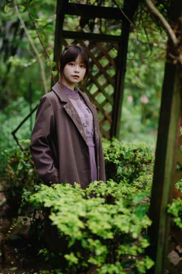    畊畊 - 花园清新私房写真，文艺森系户外人像，气质女神优雅穿搭 [142P]第15张图片