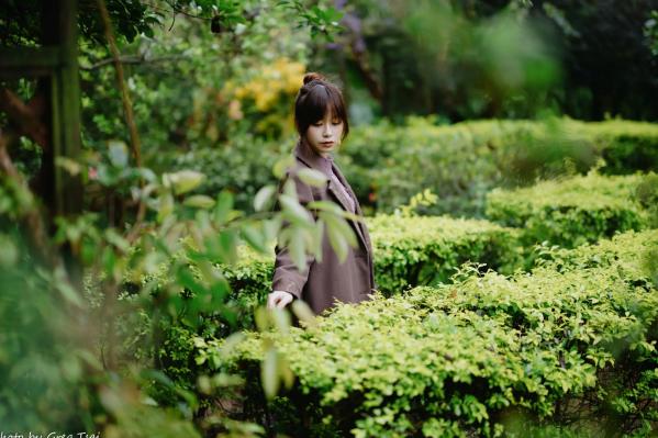    畊畊 - 花园清新私房写真，文艺森系户外人像，气质女神优雅穿搭 [142P]第20张图片