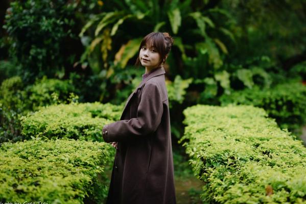    畊畊 - 花园清新私房写真，文艺森系户外人像，气质女神优雅穿搭 [142P]第24张图片