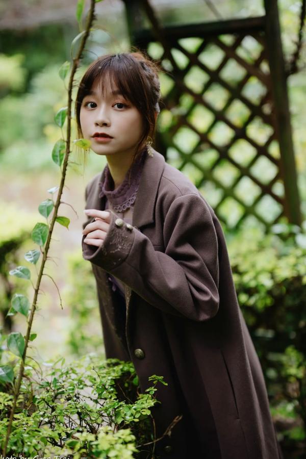    畊畊 - 花园清新私房写真，文艺森系户外人像，气质女神优雅穿搭 [142P]第25张图片
