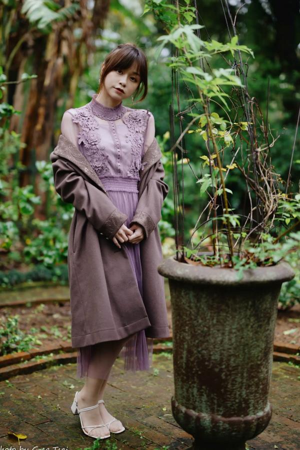    畊畊 - 花园清新私房写真，文艺森系户外人像，气质女神优雅穿搭 [142P]第28张图片
