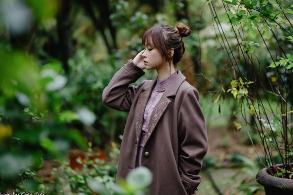    畊畊 - 花园清新私房写真，文艺森系户外人像，气质女神优雅穿搭 [142P]第35张图片