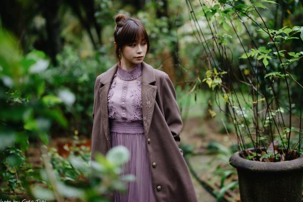   畊畊 - 花园清新私房写真，文艺森系户外人像，气质女神优雅穿搭 [142P]第36张图片