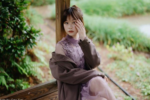    畊畊 - 花园清新私房写真，文艺森系户外人像，气质女神优雅穿搭 [142P]第51张图片