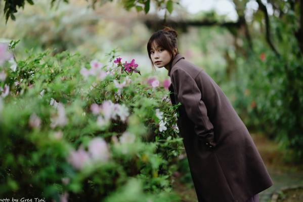    畊畊 - 花园清新私房写真，文艺森系户外人像，气质女神优雅穿搭 [142P]第102张图片