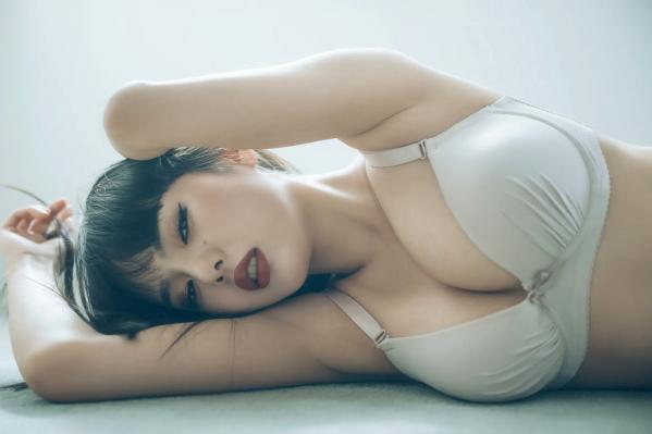    EIMI - 绝美蕾丝内衣私房照，优雅气质演绎极品尤物大尺度性感诱惑第12张图片