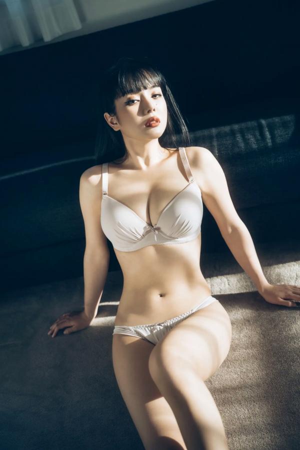    EIMI - 绝美蕾丝内衣私房照，优雅气质演绎极品尤物大尺度性感诱惑第27张图片