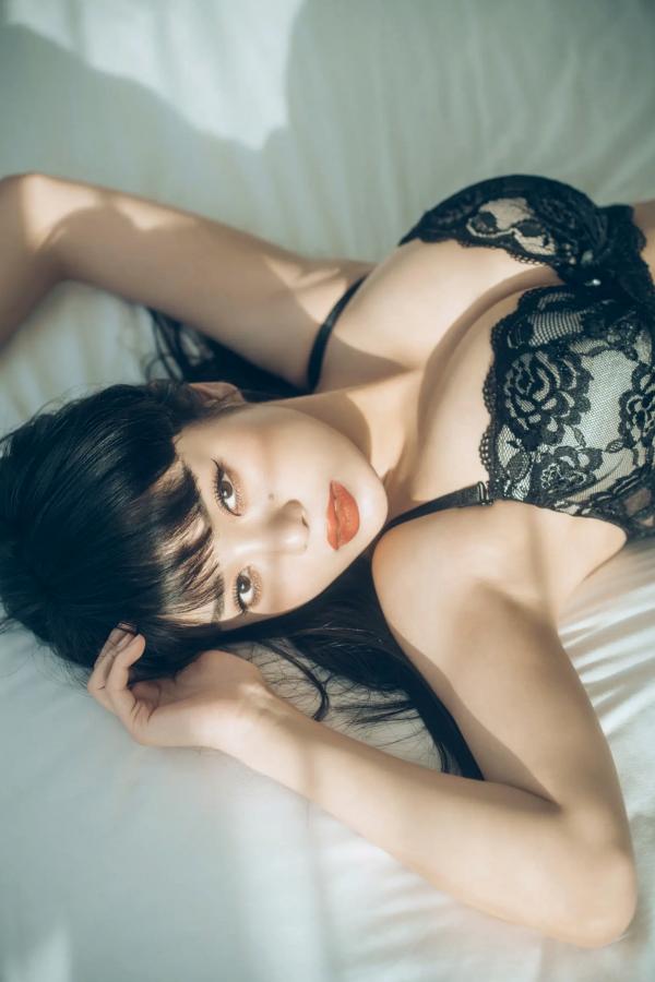    EIMI - 绝美蕾丝内衣私房照，优雅气质演绎极品尤物大尺度性感诱惑第32张图片
