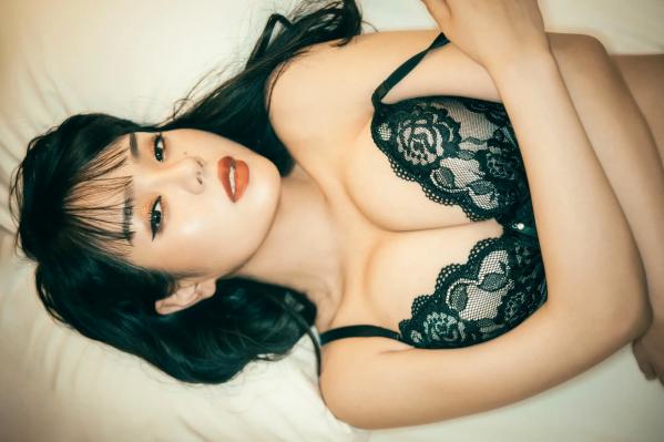    EIMI - 绝美蕾丝内衣私房照，优雅气质演绎极品尤物大尺度性感诱惑第54张图片