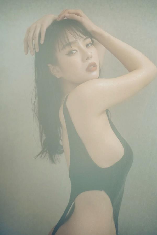    EIMI - 绝美蕾丝内衣私房照，优雅气质演绎极品尤物大尺度性感诱惑第82张图片