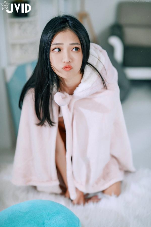    JVID-妍妍-可愛無極限的妍妍小兔子-重生的妍妍-清纯私房写真与居家诱惑大尺度精选集-2022.11.20第48张图片